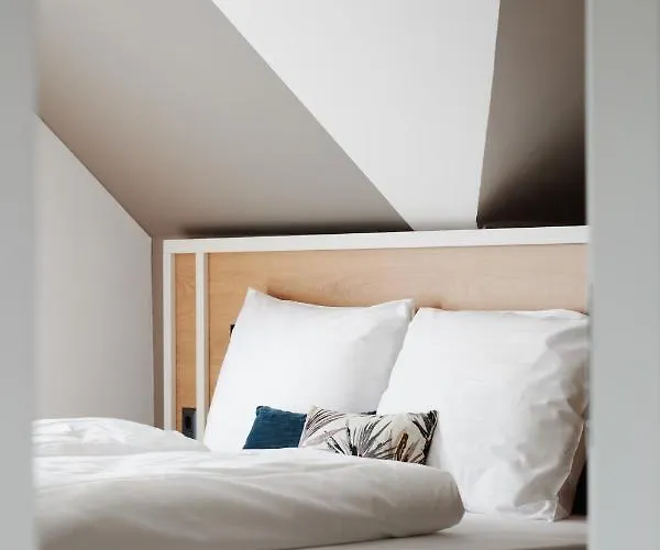 Homebound I - Contactless Check-in