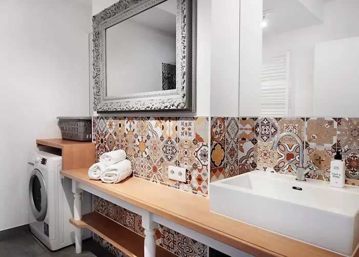 Homebound I - Contactless Check-in