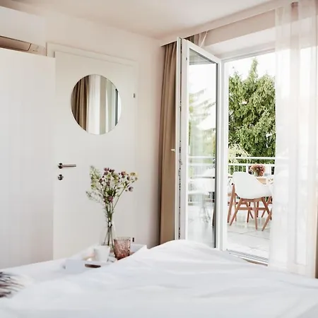 Homebound I - Contactless Check-in Apartahotel Salzburgo